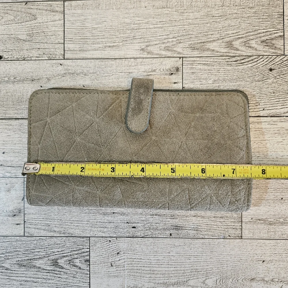 Suede Wallet Snap Close 7.5